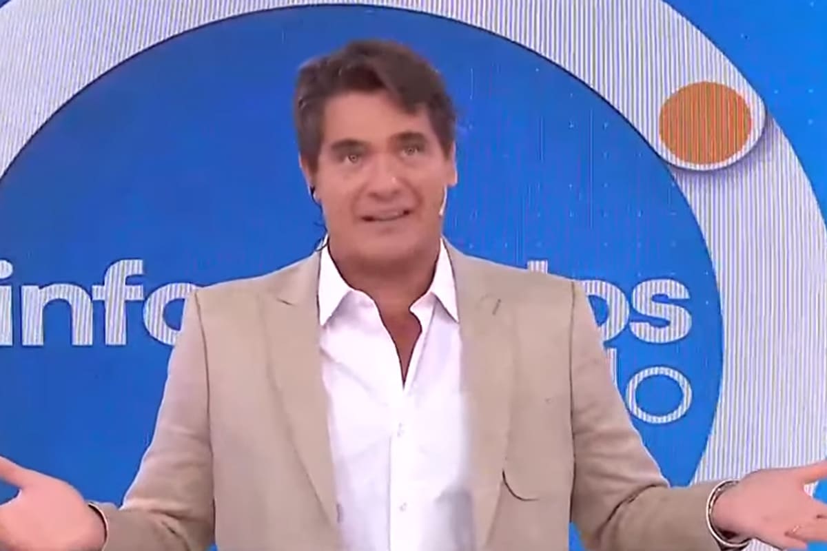 Tras su salida del noticiero de América, Guillermo Andino debutó con el magazine matinal Informados de todo