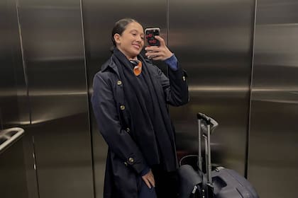 Depois de trabalhar em um hotel, Anastasia treinou como comissária de bordo da companhia aérea Emirates. Hoje ele mora na Espanha