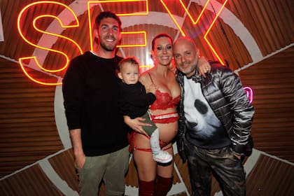 Tras su última función, Marzol posó con su familia y José María Muscari