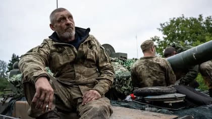 Tras tres años y medio de invasión a gran escala por parte de Rusia, las tropas ucranianas están agotadas