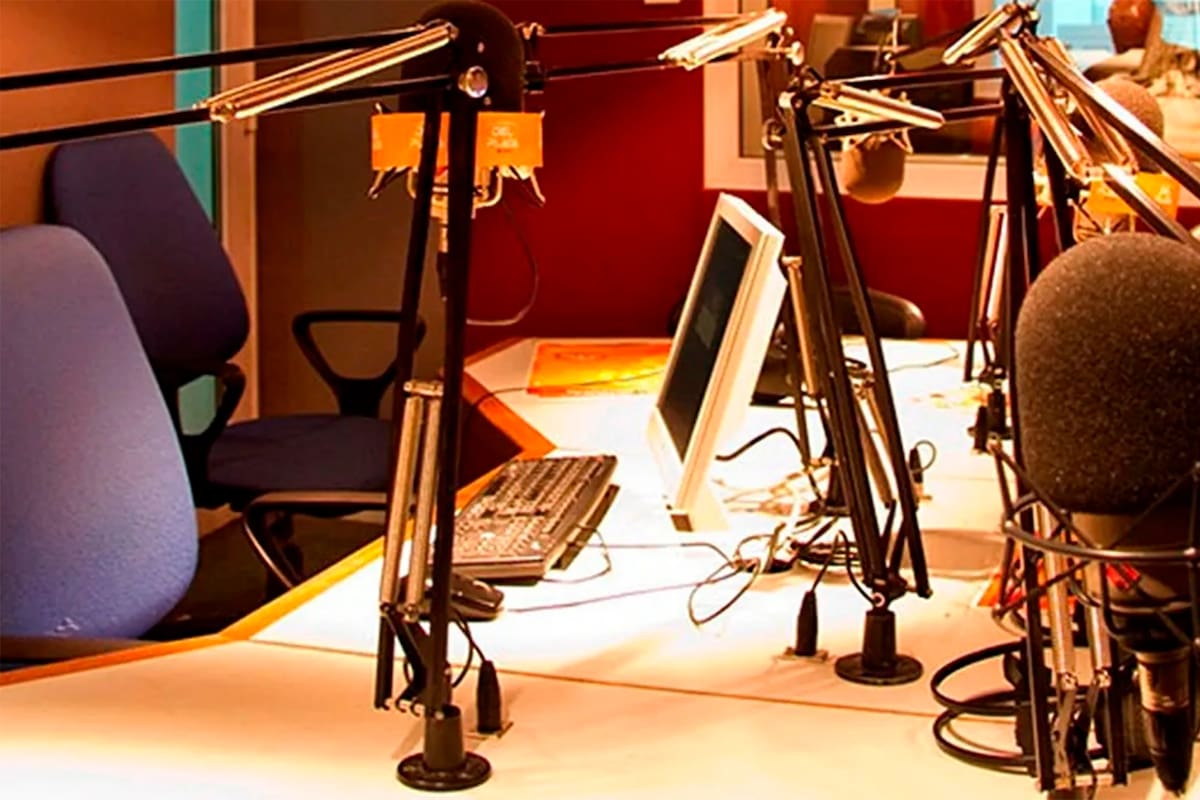 Tras un conflicto gremial, el Grupo Octubre se va de Radio del Plata