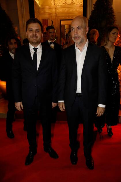 Tras un día político ajetreado que comenzó bien temprano, el jefe de gobierno porteño Horacio Rodríguez Larreta y Emmanuel Ferrario se acercaron al lugar. No se quedaron a la cena pero sí pasaron a saludar al legislador García Moritán.