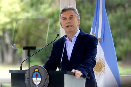 Tras un reclamo de un vecino de Luján cara a cara, el presidente Mauricio Macri ordenó avanzar en la eliminación de extras que las cooperativas cobran con la electricidad. Desde hoy, quien no cumpla será intimado y, eventualmente, se le iniciará un sumario.