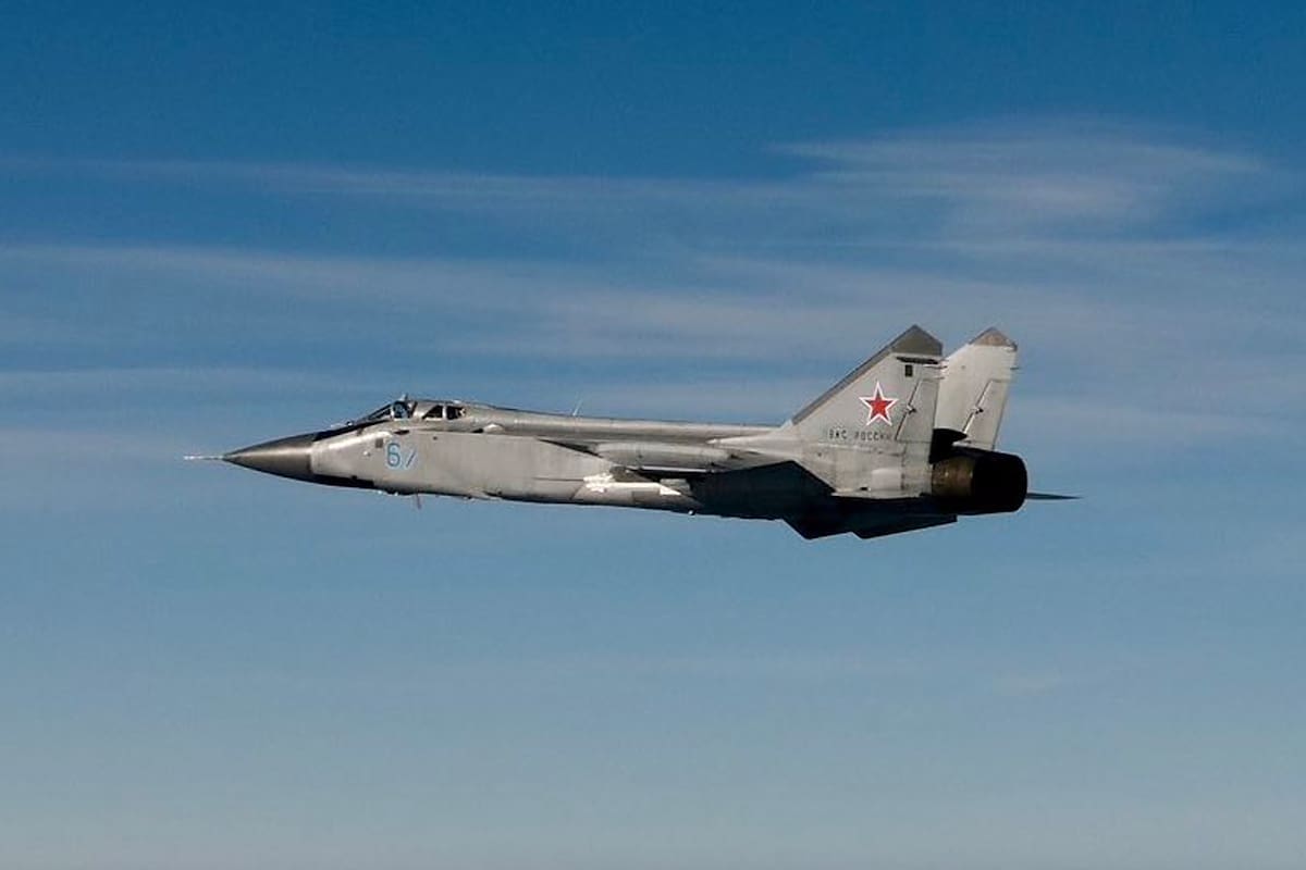 Tras una violación del espacio aéreo estonio, los cazas suecos JAS 39 interceptaron y monitorearon tres aviones de combate rusos MiG-31