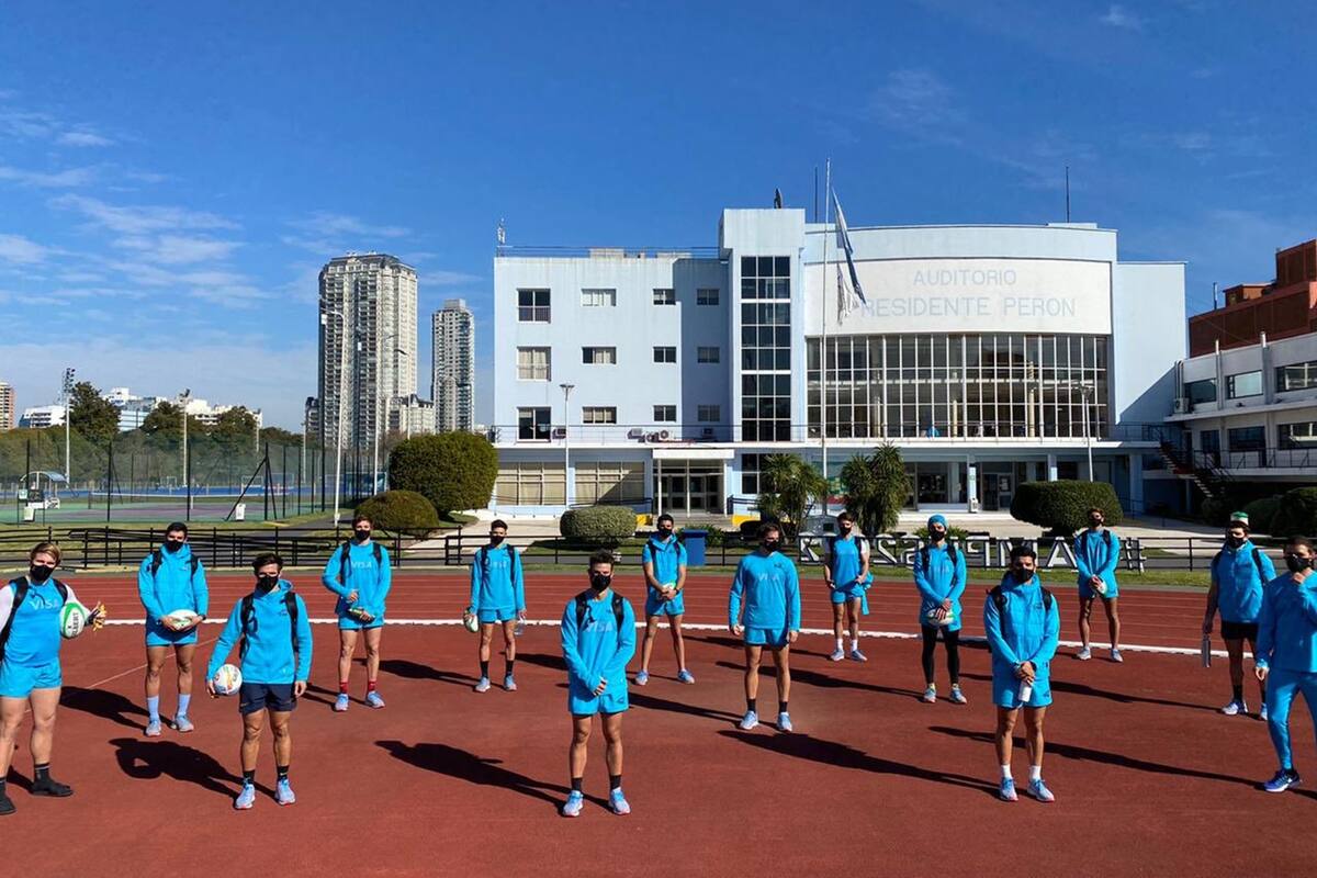 Tras unos 120 días, los 17 jugadores de Buenos Aires de los 24 del plantel de los Pumas 7s volvieron a practicar juntos, en el Cenard, con distancia social, tapabocas y demás requerimientos del protocolo sanitario.