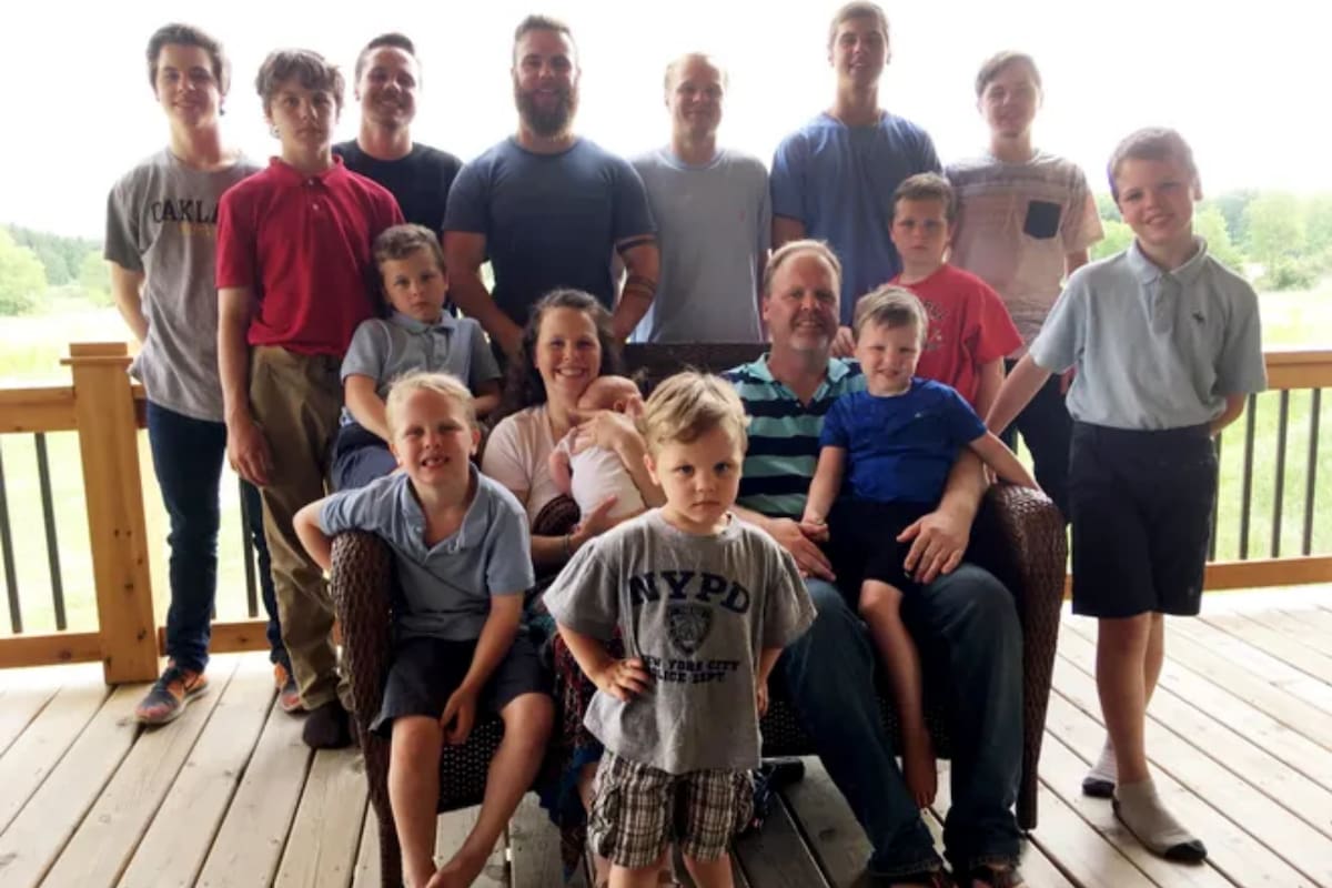 Tras varios años y 14 niños, la familia tuvo a su primera hija mujer