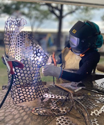 “Trascender. Homenaje a los colibríes”, de la escultora mendocina Mónica Souza.