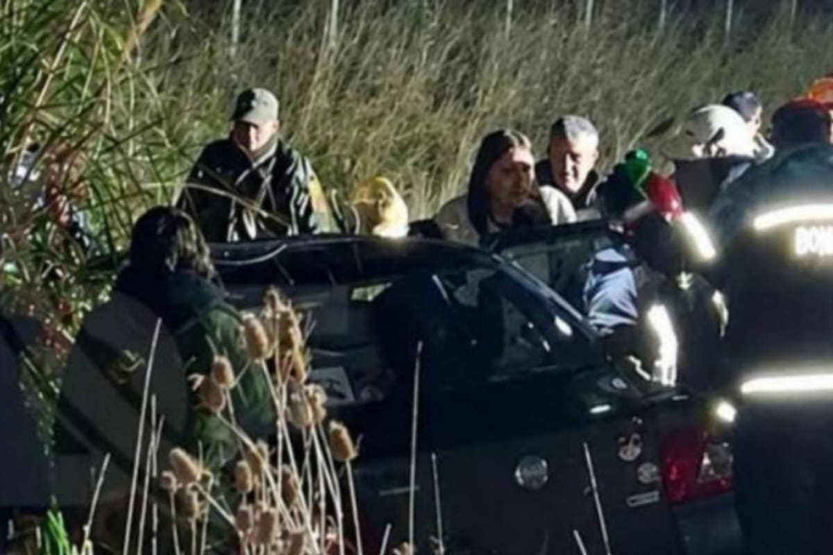 Trasladaba a cuatro personas en su remis cuando chocó contra un camión frigorífico y murió.