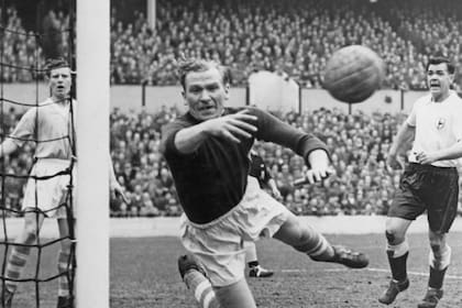 Trautmann atajo en 545 partidos en Manchester City, en el que marcó una época