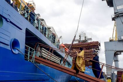 Rusia anunció hoy la partida en su primer viaje del rompehielos de propulsión nuclear más grande y de mayor potencia del mundo