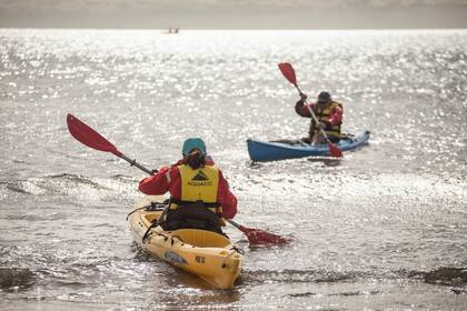 Travesías en kayak por el Golfo Nuevo.