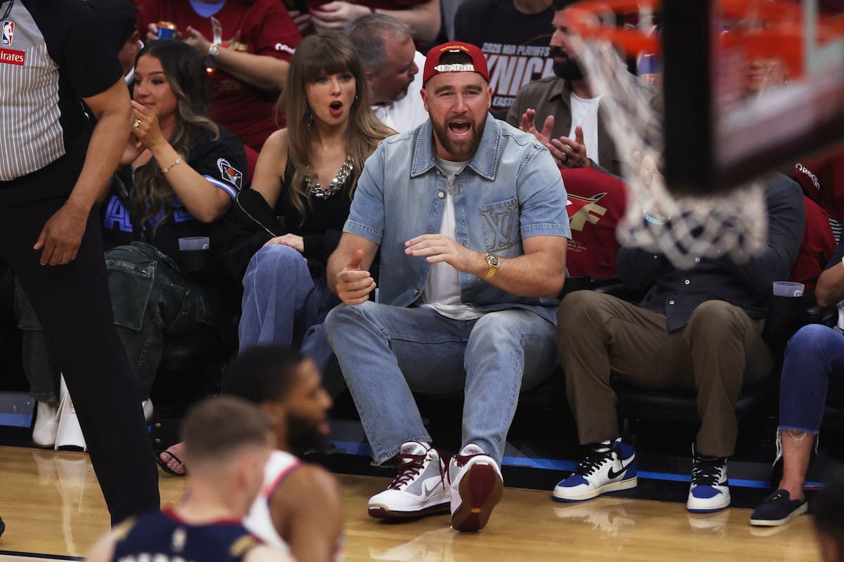 Travis Kelce asiste con Taylor Swift al partido de Cavs contra Knicks