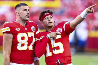 Travis Kelce habló sobre la dificultad para conectarse con Patrick Mahomes en el campo (AP)
