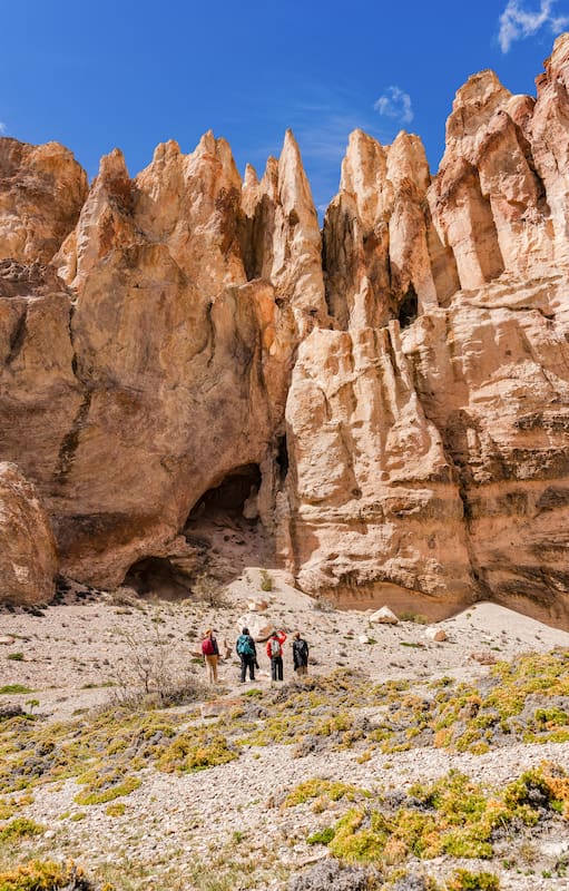 Trekking entre cañadones abruptos.