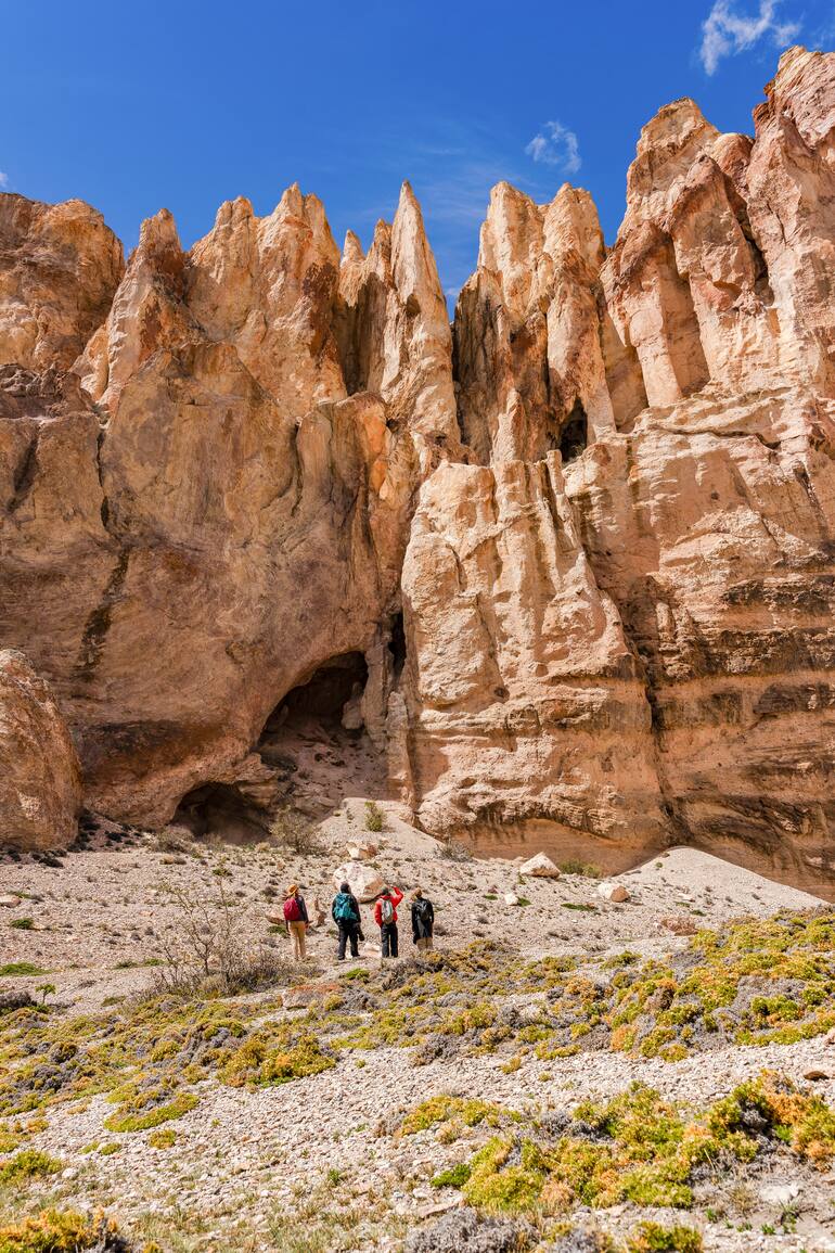 Trekking entre cañadones abruptos.