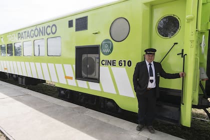 Tren Patagónicos ofrece un recorrido nocturno desde Bariloche y el clásico trayecto que une Viedma con la ciudad andina