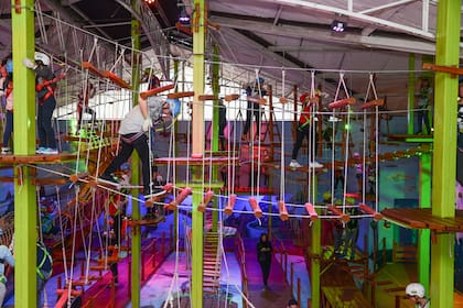 Trepark es el primer parque aéreo cerrado de Argentina.