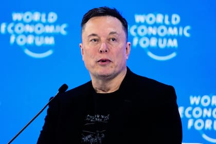 Tres adolescentes presentaron una demanda contra xAI, la empresa de inteligencia artificial (IA) de Elon Musk