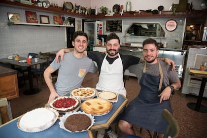 Tres amigos manejan hoy el ícono del barrio: Facundo Rodríguez, Joaquín Ciafardini y Luciano Kevrikian