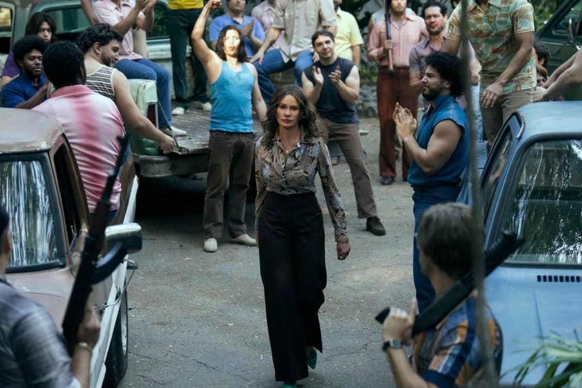 Tres argentinos trabajan en Griselda, la serie que es furor en Netflix (Captura video)