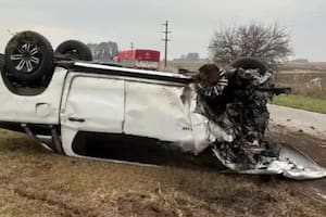 Cuatro personas murieron en un choque frontal entre una camioneta y un automóvil