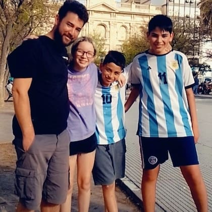 Tres del clan familiar, con Sebas