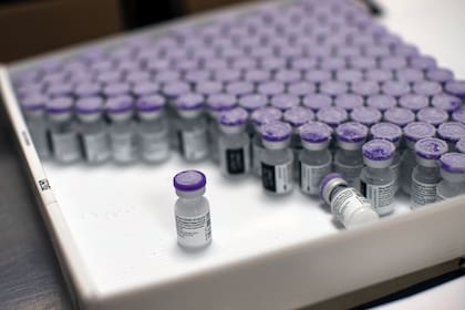 Tres estudios recientes encontraron que administrar una dosis de la inmunización de Astra Zeneca con una de la de Pfizer/BioNTech resulta en una fuerte respuesta inmunológica