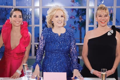 Tres generaciones, tres conductoras de televisión, una rareza en los medios del mundo