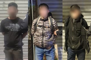 Treparon por el balcón para robar un departamento en Balvanera y uno se escondió debajo de un contenedor de residuos