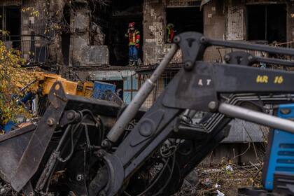 Tres muertos y 29 heridos en un ataque de drones rusos a Kiev