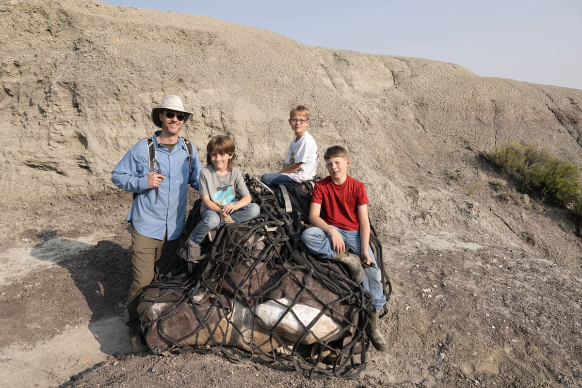 Tres niños de Dakota del Norte encontraron un fusil de Tyrannosaurus rex