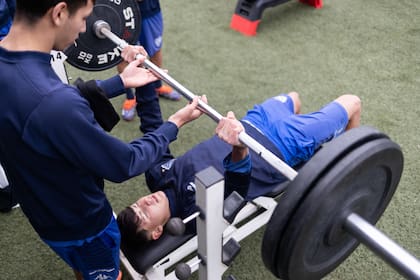 Tres veces por año se realizan controles antropométricos para conocer la composición corporal de cada futbolista