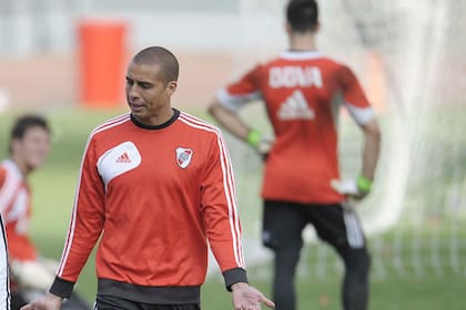 Trezegol ya no vestirá los colores de River