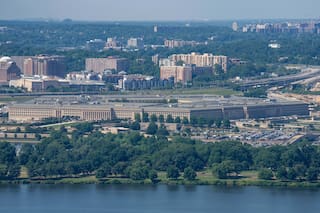 Tribunal de apelaciones determina que la prohibición de Trump de soldados transgénero es ilegal