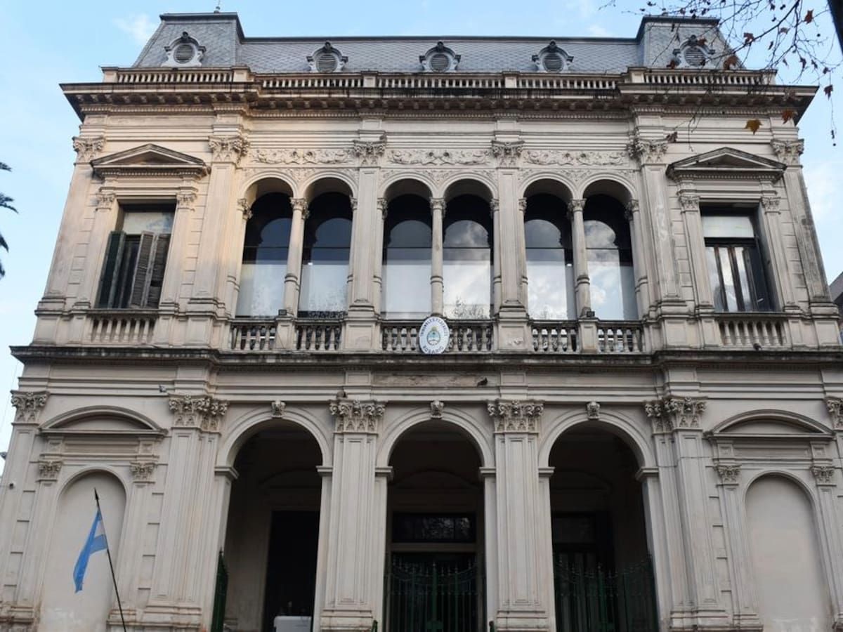 Se hizo pasar por juez federal para acceder a información policial secreta y ahora investigan un posible vínculo con el narcotráfico