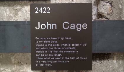 Tributo a John Cage, el creador de la canción de 639 años (Binder and Haupt)