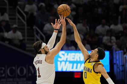 Triple de Haliburton da victoria a Pacers 120-119 sobre Cavs y ventaja 2-0 en serie