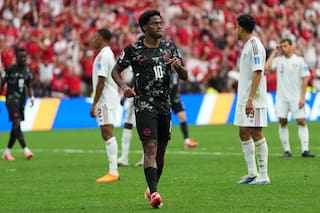 Triplete de Jonathan David otorga a Canadá su primer triunfo en un Mundial: 6-0 ante Qatar
