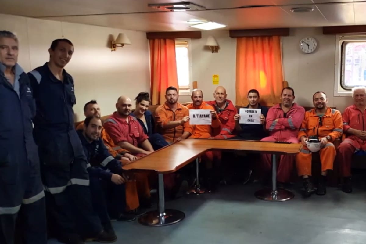 tripulacion del buque Ayane