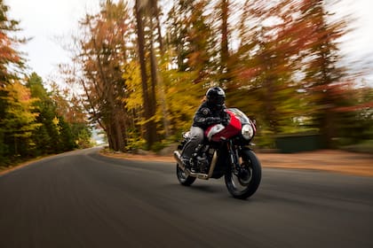 Triumph Thruxton 400