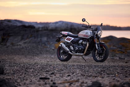 Triumph Tracker 400