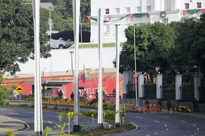 Tropas de seguridad en las afueras del Palacio de Miraflores, Caracas