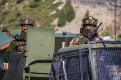 Tropas indias en la frontera con China