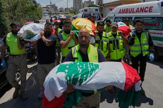 Tropas israelíes avanzan más en Líbano mientras los dos países dialogan en EE.UU.