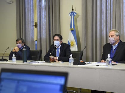 Trotta (en el medio) y Perczyk a la derecha en el Ministerio de Educación de la Nación