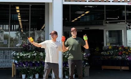 Troy Bonde y Winston Alfieri hoy facturan aproximadamente 1 millón de dólares al mes con sus salsas en frasco con gustos audaces (Instagram/@tbonde)