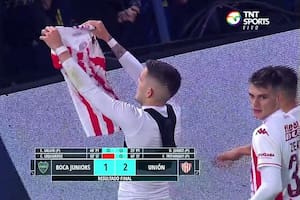 Troyansky y su festejo polémico frente a los hinchas de Boca en la Bombonera