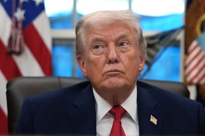 Trump amenaza con aranceles a países que vendan petróleo a Cuba, aumentando la presión sobre México