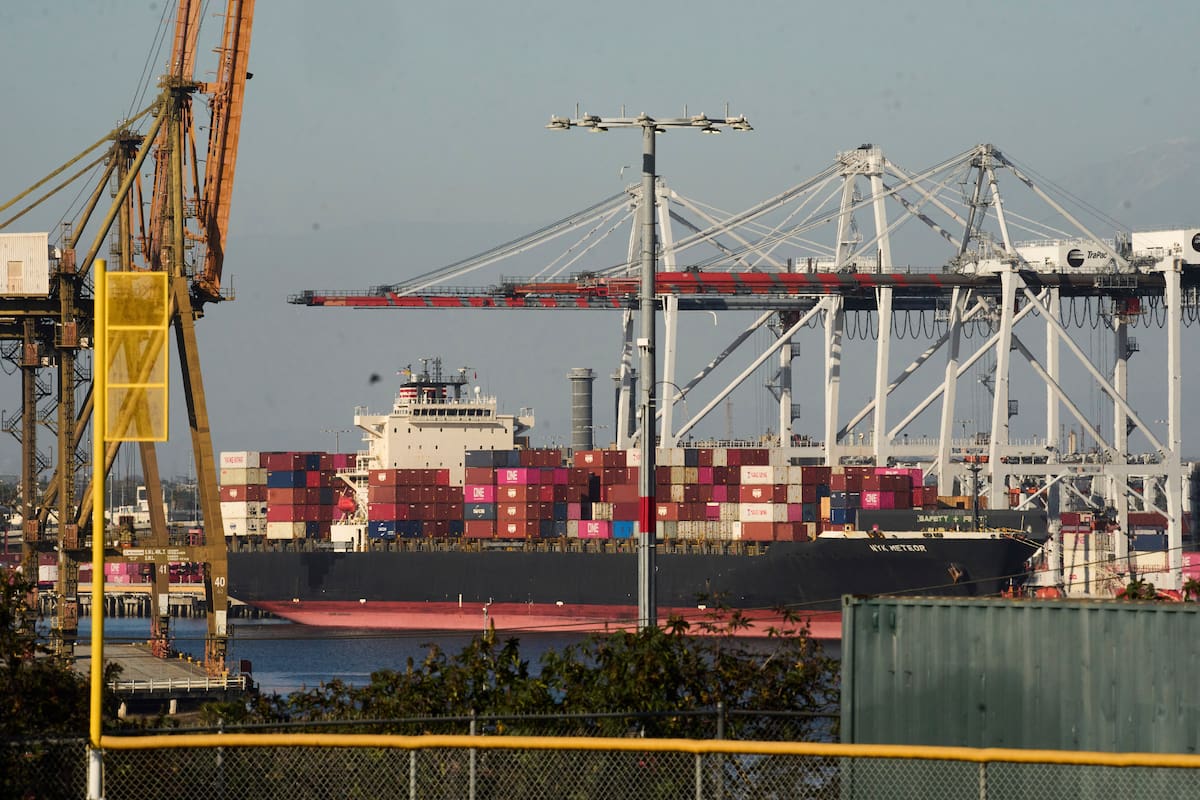 Trump anuncia nuevos aranceles, entre ellos uno del 100% a los medicamentos