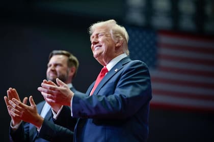 Trump declaró estar abierto a indultar a Adams, acusado de recibir sobornos y contribuciones ilegales de campaña.